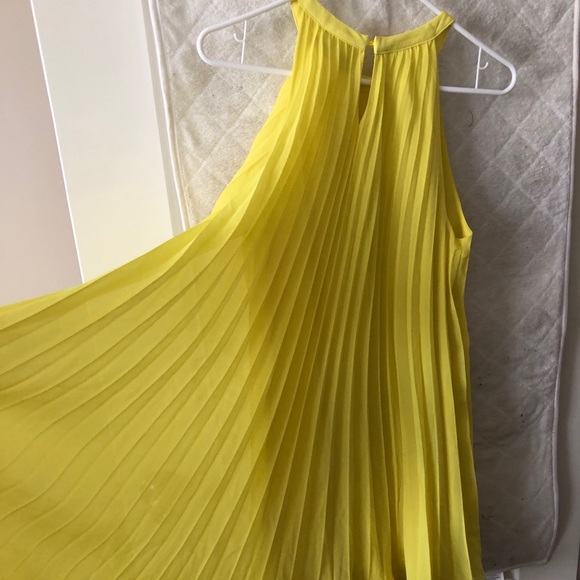 NWT ZARA YELLOW PLEATED MINI DRESS - Picture 7 of 9